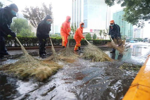現(xiàn)場(chǎng)圖片直擊 暴雨襲城,這些畫(huà)面讓人心安